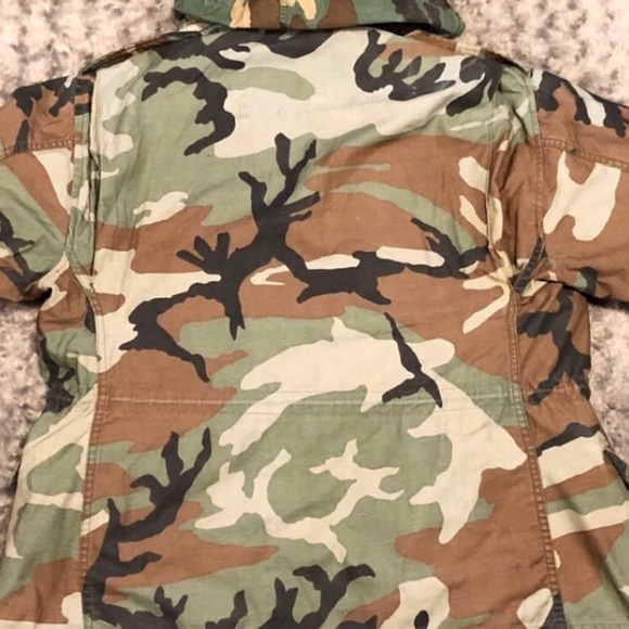 📦SOLD📦Men’s Camo Authentic Field Coat size M Distressed Camo coat - Picture 7 of 7